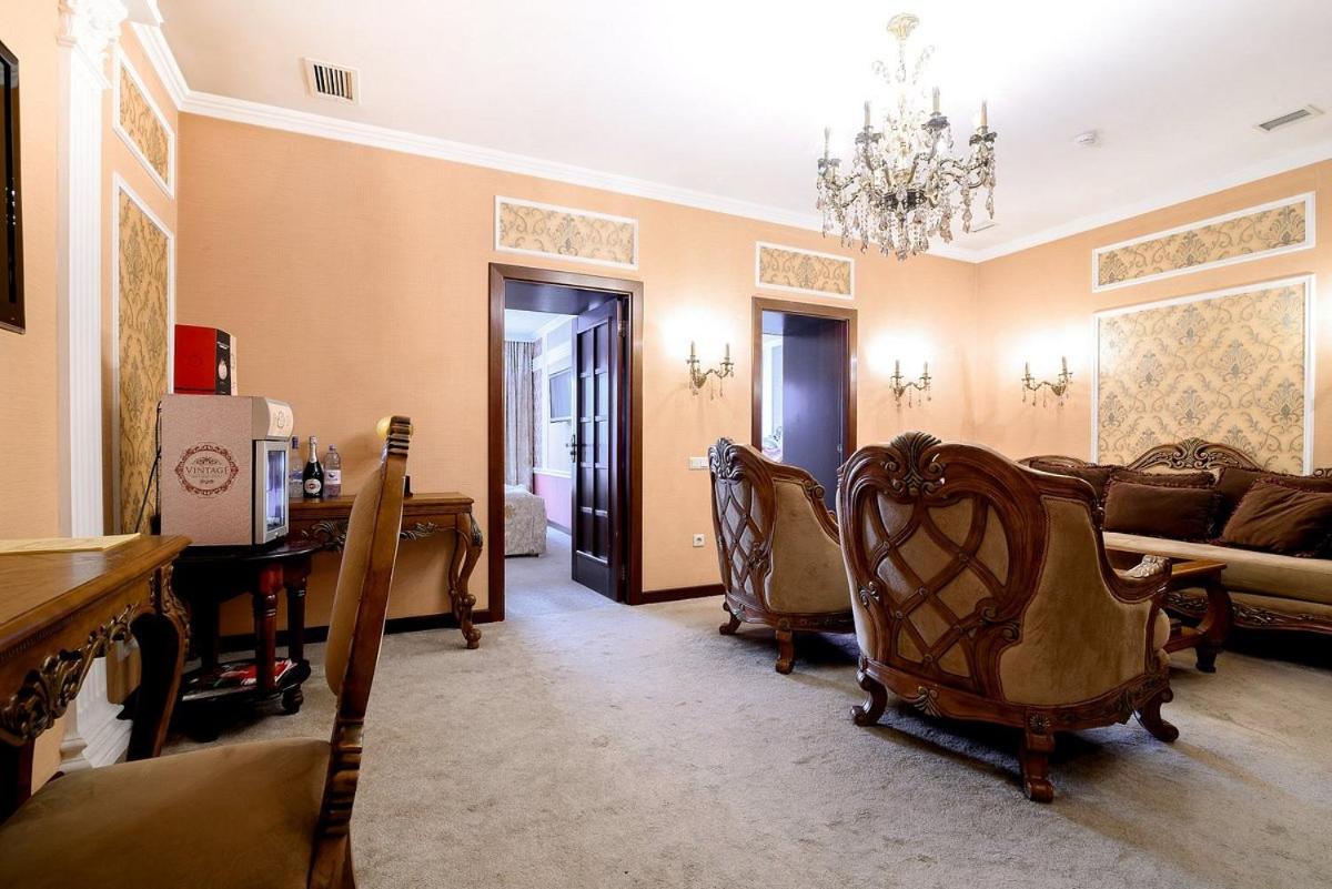 Vintage Boutique Hotel Astana Bagian luar foto