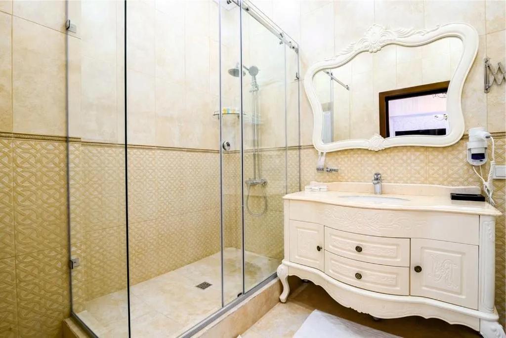 Vintage Boutique Hotel Astana Bagian luar foto
